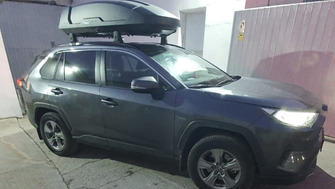 Toyota RAV4 bare transversale Menabo OE dedicate si cutie portbagaj Thule Motion 3L Negru
