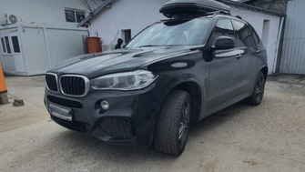 BMW X5 bare transversale Menabo Ariete Flush si cutie portbagaj Menabo Marathon