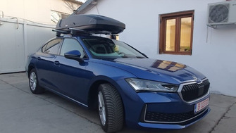 Skoda Superb bare transversale Menabo Delta si cutie portbagaj Thule Force XT XL negru