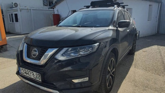 Nissan X-Trail bare transversale Menabo Sherman Black XL si suport schi si snowboard Menabo Silver Ice Black