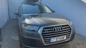 Audi Q7 bare transversale Cruz si cutie portbagaj Menabo Diamond 500 Black