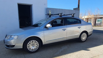 Volkswagen Passat bare transversale Menabo Tema si suport bicicleta Thule FreeRide 532
