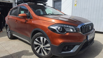 Suzuki SX4 Cross bare transversale Menabo Leopard Black si cutie portbagaj Thule Force XT Black