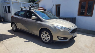 Ford Focus bare transversale Menabo Delta si suport de bicicleta Thule ProRide 598