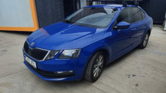 Skoda Octavia bare transversale Menabo Delta Black si suport bicicleta Thule FreeRide 532