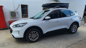 Ford Kuga bare transversale Menabo Ariem Silver XL si cutie portbagaj Menabo Marathon Dark 400