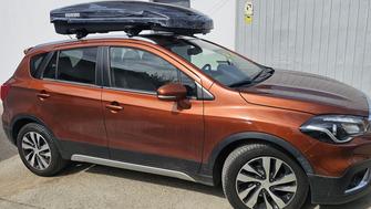 Suzuki SX4 bare portbagaj Menabo Leopard Black si cutie portbagaj Menabo Satellite 550 DUO