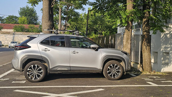 Toyota Yaris Cross bare portbagaj Menabo Delta si suport bicicleta Thule ProRide 598