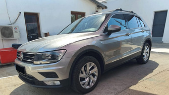 Volkswagen Tiguan bare portbagaj Thule Evo Raised Rail Edge Silver