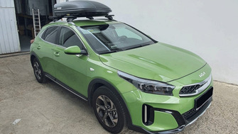 Kia X Ceed bare portbagaj Menabo Sonic si cutie portbagaj Menabo Marathon Dark 400