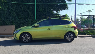 Hyundai i20 portbagaj grilaj tip cos Menabo Yosemite L Black si bare transversale Menabo Tema