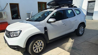 Dacia Duster bare portbagaj Menabo Brio si cutie portbagaj Menabo Marathon Dark 400