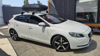 Volvo V40 bare portbagaj Menabo Omega Plus aluminiu si cutie portbagaj Carbon Look