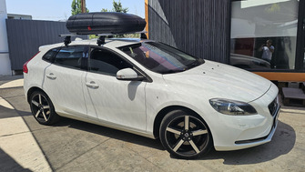 Volvo V40 bare portbagaj Menabo Omega Plus aluminiu si cutie portbagaj Carbon Look