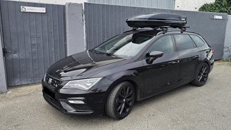 Seat Leon bare portbagaj Menabo Sonic Black si cutie portbagaj Yakima SkyTour 420 Black