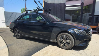 Mercedes C Class bare portbagaj Thule Evo Raised Edge Black si suporturi de bicicleta Thule ProRide 598