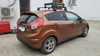 Ford Fiesta VI cu bare portbagaj Menabo Omega Otel si suport schi Iceberg