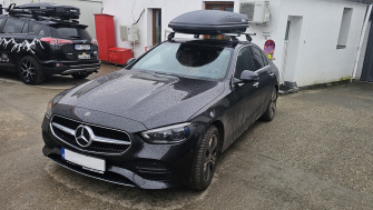 Mercedes C300e cu bare Menabo Omega Plus si cutie Marathon 460 Dark