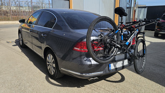 Volkswagen Passat B7 cu suport bicicleta Menabo Mistral