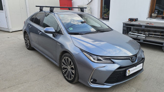 Toyota Corolla Sedan bare transversale Menabo Delta L Black