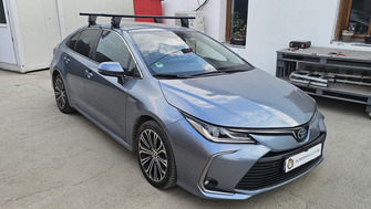 Toyota Corolla Sedan bare transversale Menabo Delta L Black