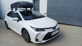 Toyota Corolla Sedan bare transversale Menabo Delta L Black si cutie Thule Force 3 XL, Negru Mat