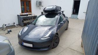 Tesla Model 3 bare transversale Menabo Dedicate OE si Thule Motion 3 M Negru Lucios