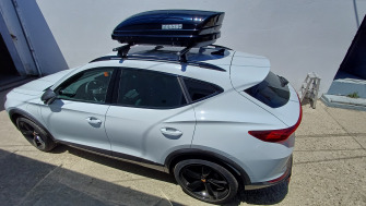 Cupra Formentor 2020+ cu bare transversale Menabo Tiger Black si Menabo Mania 320 ABS Black