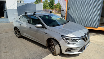 Renault Megane IV cu bare transversale Menabo Omega Plus Aluminiu