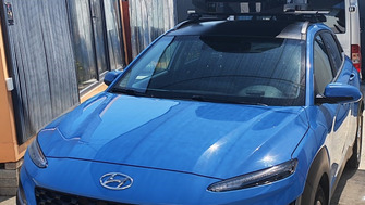 Hyundai Kona cu cutie Thule Motion 3 M Negru Lucios