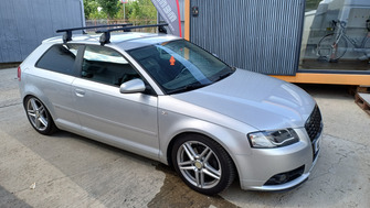 Audi A3 cu bare transversale Menabo Tema Otel