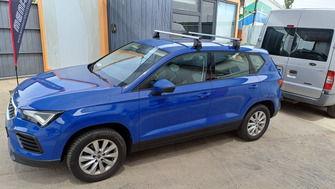 Seat Ateca with Menabo Omega Aluminium roof bars
