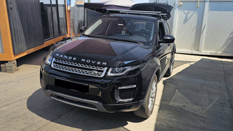Range Rover Evoque with Menabo Tema roof bars
