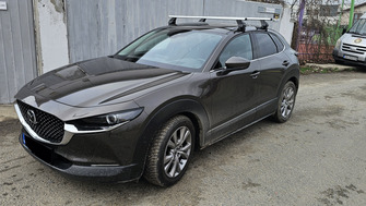 Mazda CX-30 with Menabo Omega aluminium roof bars