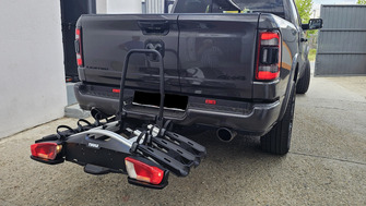 Dodge RAM with a Thule VeloCompact 926 towbar bike rack for 3 bikes