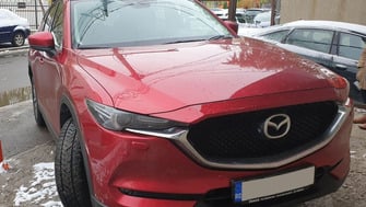 Mazda CX-6 with Menabo Tema roof bars