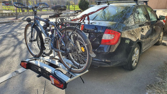 Skoda Rapid with a Menabo Alcor 3 towbar bike rack