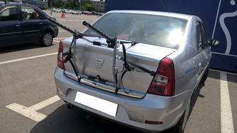 Dacia Logan with a Menabo Biki rear bike rack