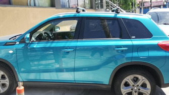 Suzuki Vitara with Menabo Tiger Silver roof bars