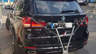 BMW X5 with a Menabo Marius bike rack
