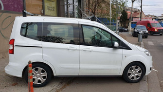 Ford Tourneo Courier with Menabo Professional roof bars