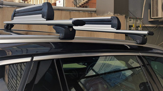 BMW X5 with Menabo Brio roof bars