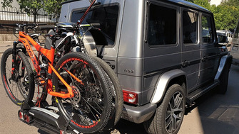 Mercedes G-Class with a Menabo Winny towbar bike rack