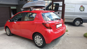 Toyota Yaris bare transversale Menabo Tema si cutie portbagaj Menabo Mania Silver