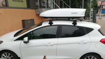 Ford Fiesta bare transversale Menabo Delta si cutie portbagaj Menabo Mania