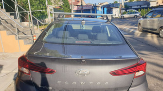 Hyundai Elantra bare transversale Menabo Delta Silver