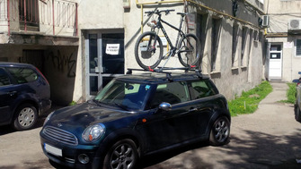 Mini Cooper bare transversale Menabo Tema Otel si suport bicicleta Menabo Iron