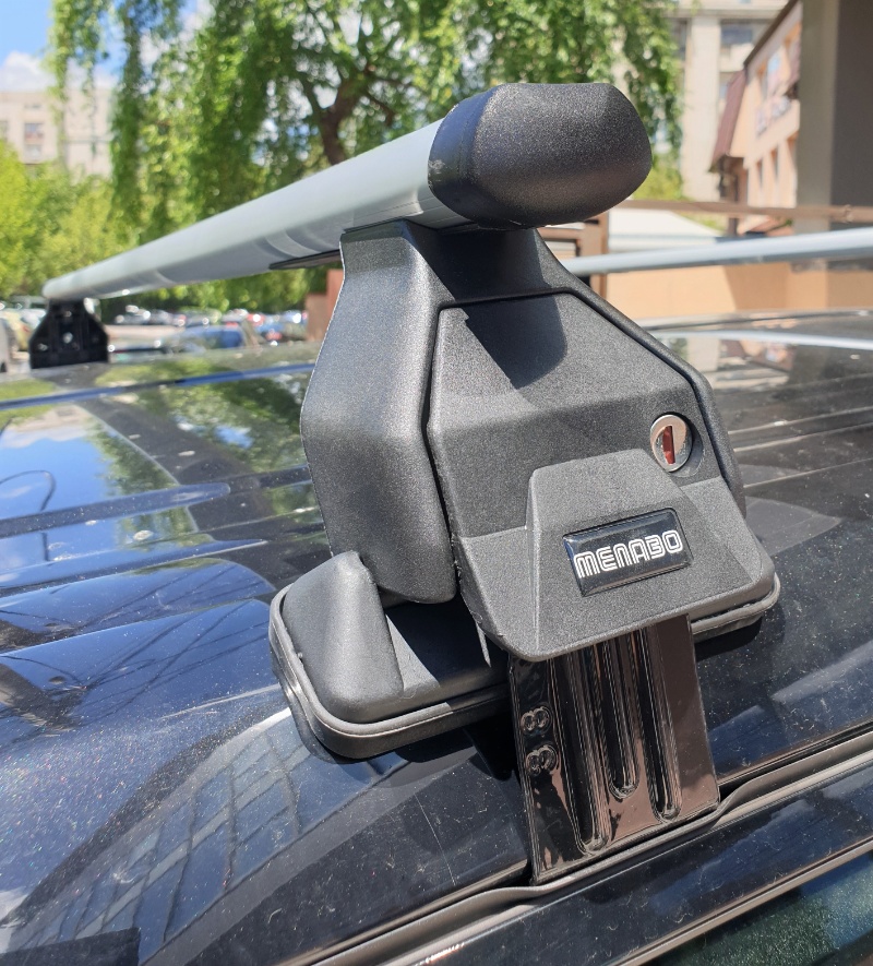 Range Rover Evoque L538 cu bare Menabo Tema Aluminiu si cutie portbagaj Menabo Mania 460 litri neagra - poza 7 Range Rover Evoque L538 cu bare Menabo Tema Aluminiu si cutie portbagaj Menabo Mania 460 litri neagra - poza 7