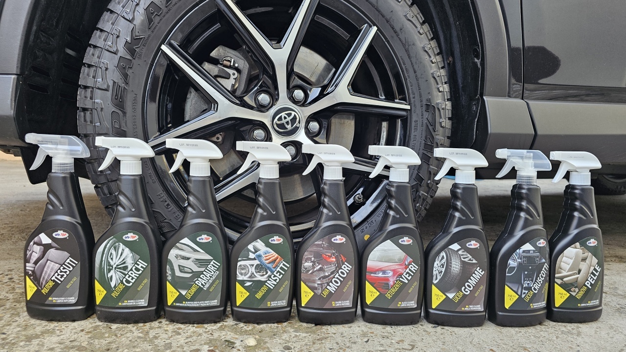 Solutie detailing auto - curatat si intretinere anvelope/cauciucuri Ototop, 750ml - 1 | YEO