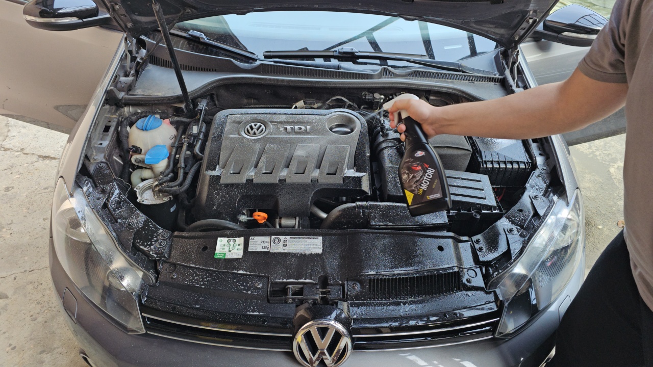 Solutie detailing auto - curatat si intretinere motor Ototop, 750ml - 1 | YEO